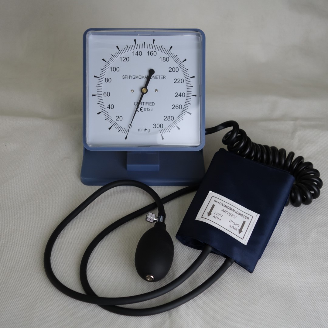 Aneroid Sphygmomanometer4.JPG